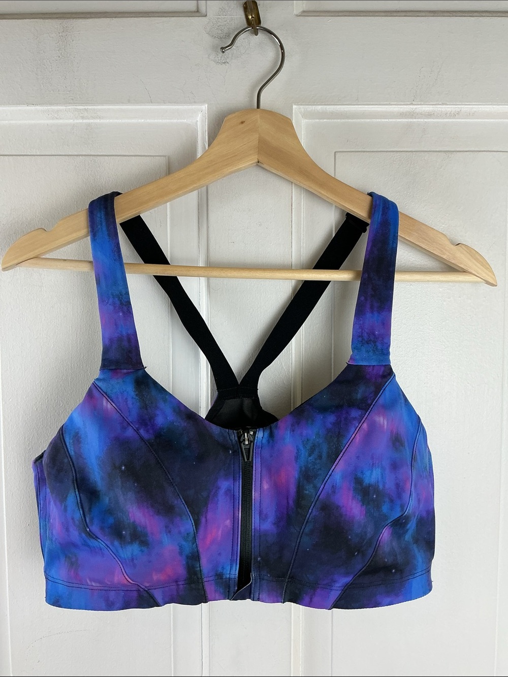 VICTORIA'S SECRET Knockout High Impact Front-Close Sports Bra 36D